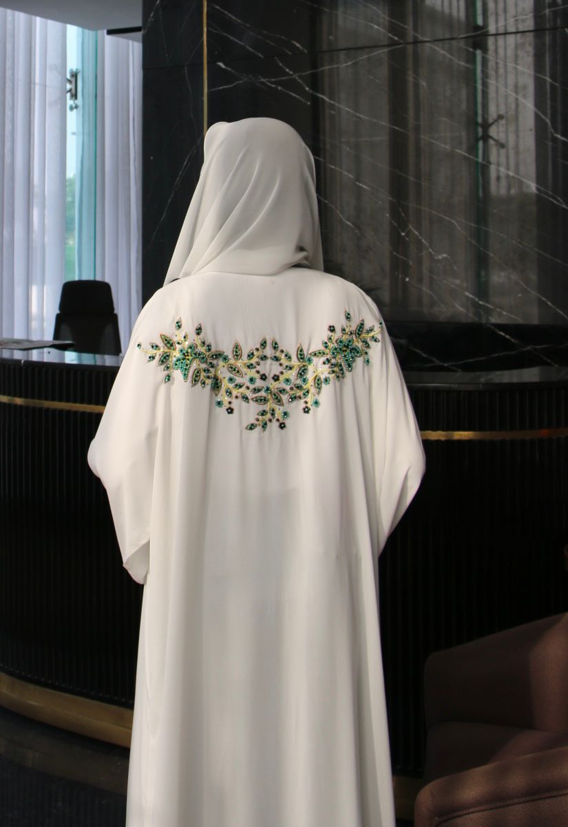 White Aura Abaya Set