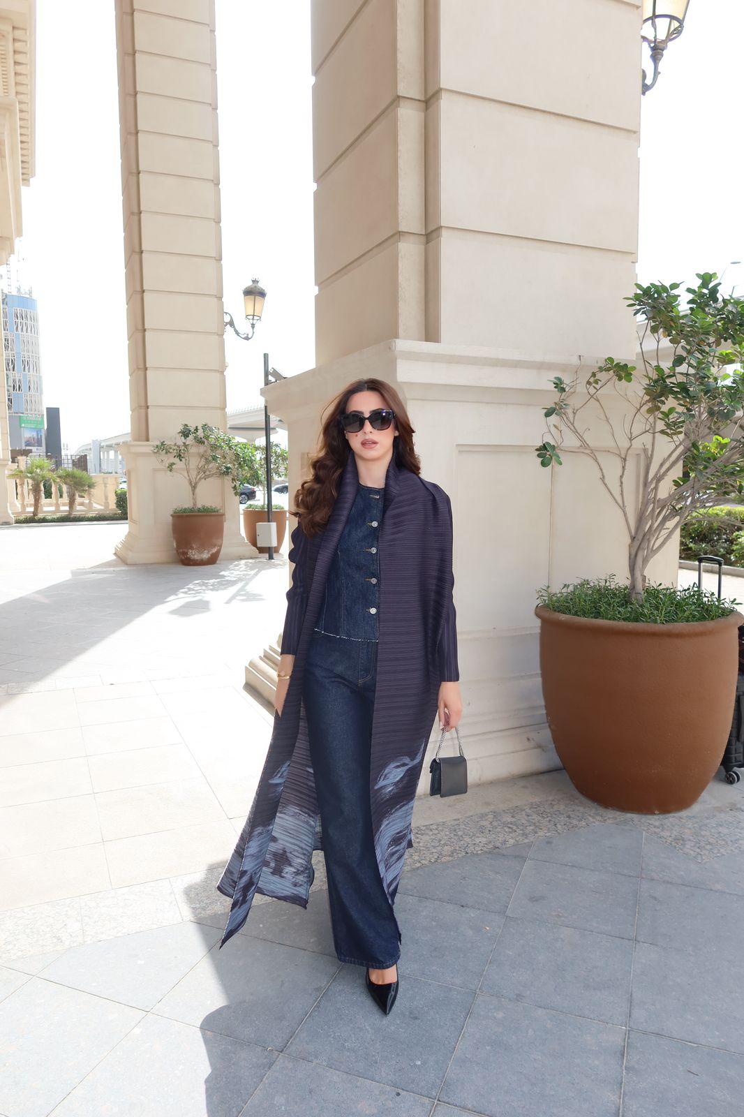 Midnight Waves Abaya