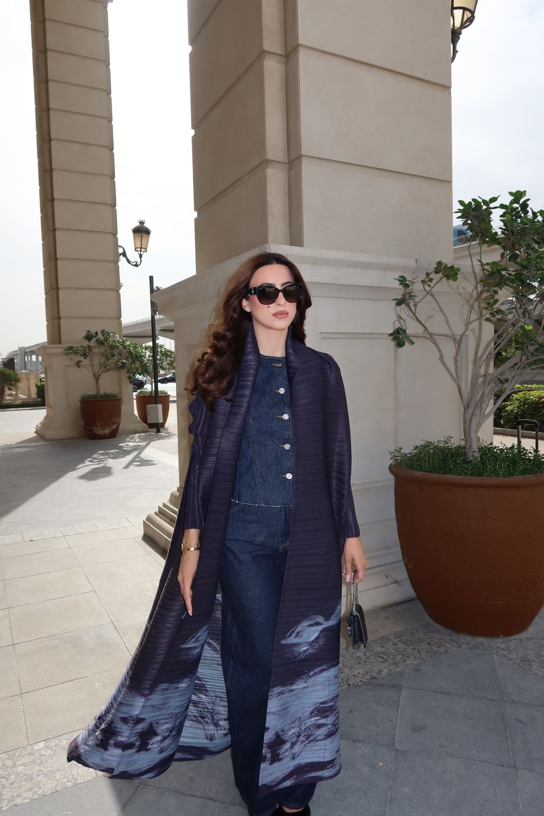 Midnight Waves Abaya